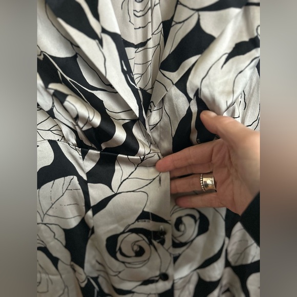 ❤️ 3/$15❤️ Bebe Silk dress - Picture 13 of 13